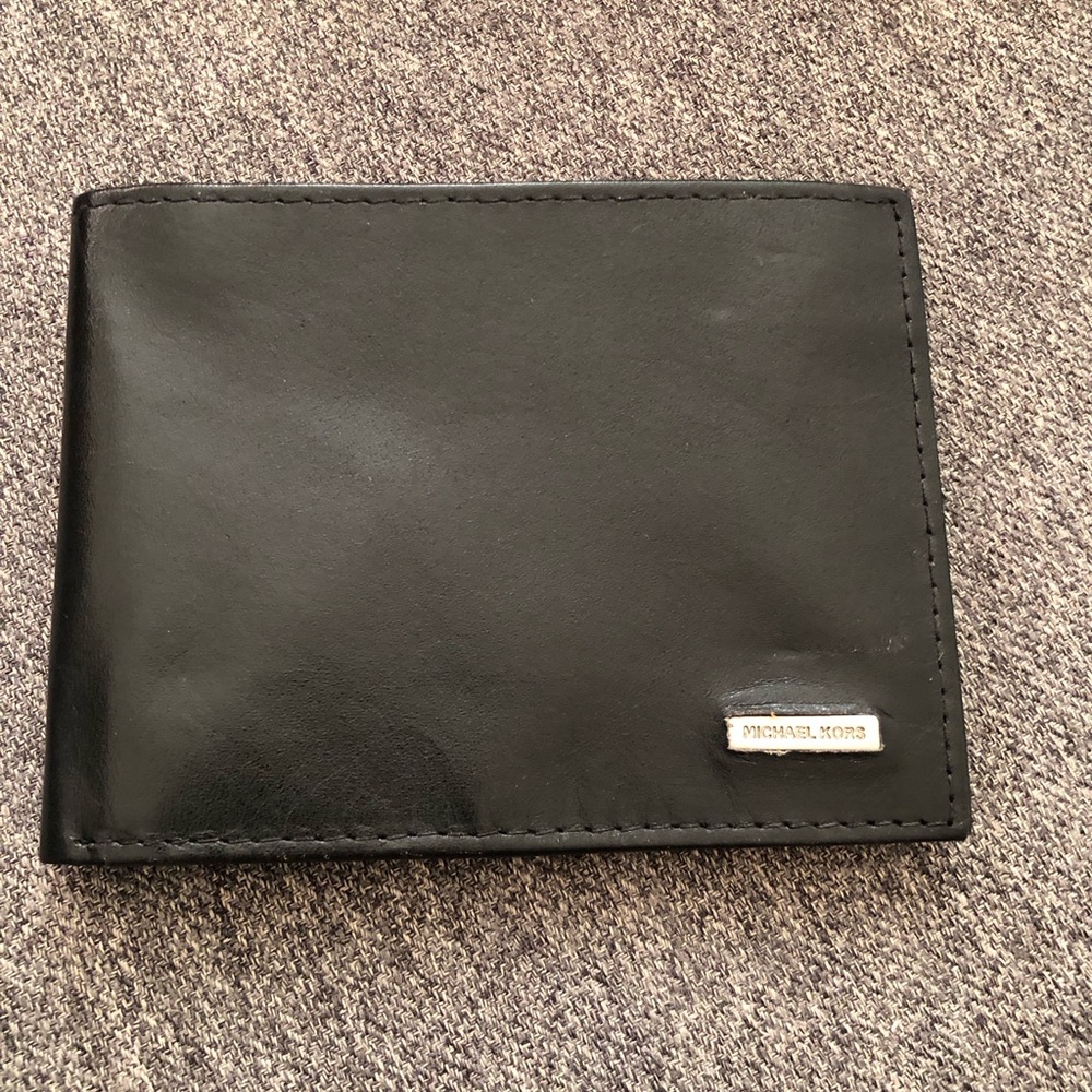 Michael Kors Black Leather Wallet Slight Scuff on Back Men’s Wallet